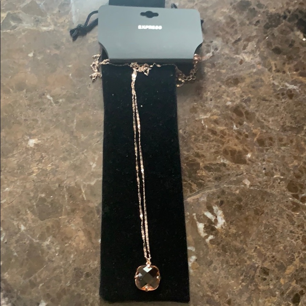 Express necklace